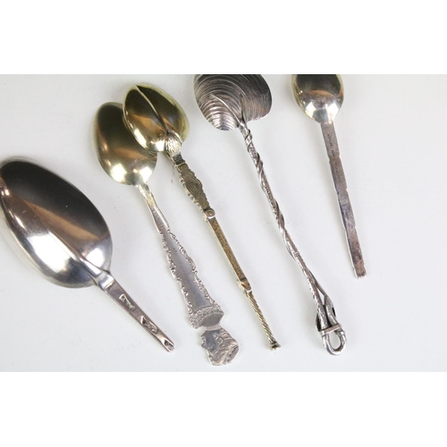 676 - 1930's Set of six silver tea / coffee spoons with flat-ended terminals, approx 11cm long, Sheffield ... 