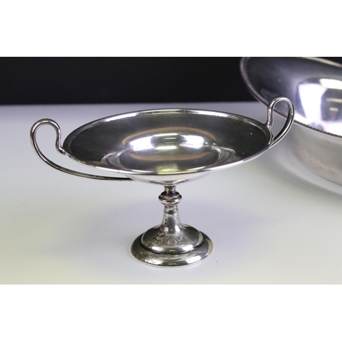 678 - Early 20th Century Mappin & Webb silver hallmarked dish of oval form with moulded details to the rim... 