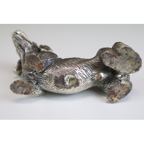 679 - Silver hallmarked Daschund dog figurine having moulded details. Import marked 1993. Measures 10cm wi... 