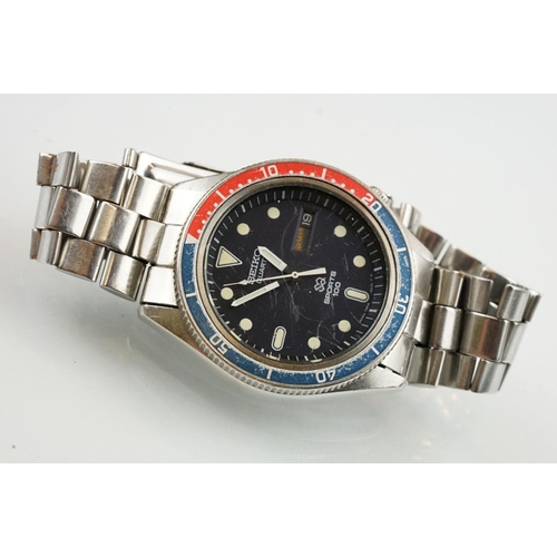 511 - Group of gentleman's wrist watches to include a Seiko SQ sports 100 stainless steel Pepsi dial wrist... 