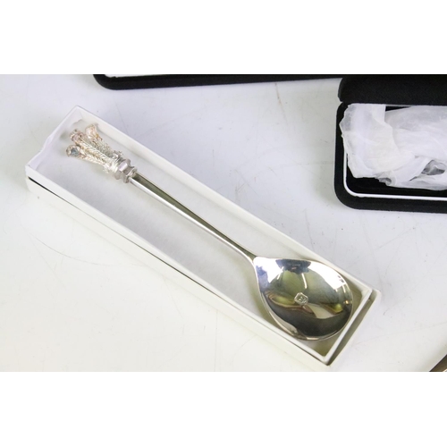 589 - Collection of silver spoons to include a haviland silver commemorative millennium spoon, two swan fi... 