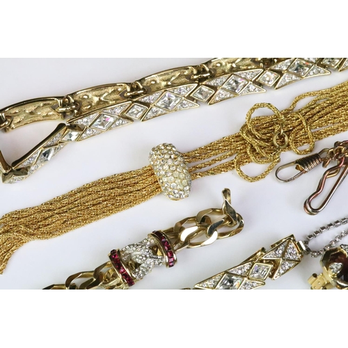 340 - Collection of ladies costume jewellery to include a flat curb link necklace chain set with red and w... 