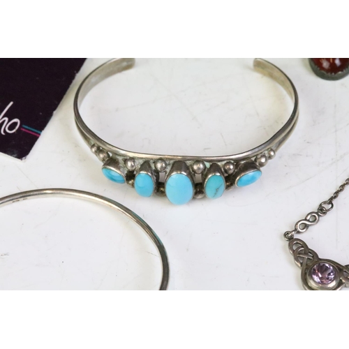 380 - Collection of silver jewellery to include a turquoise set bangle, abalone set bangle, various silver... 