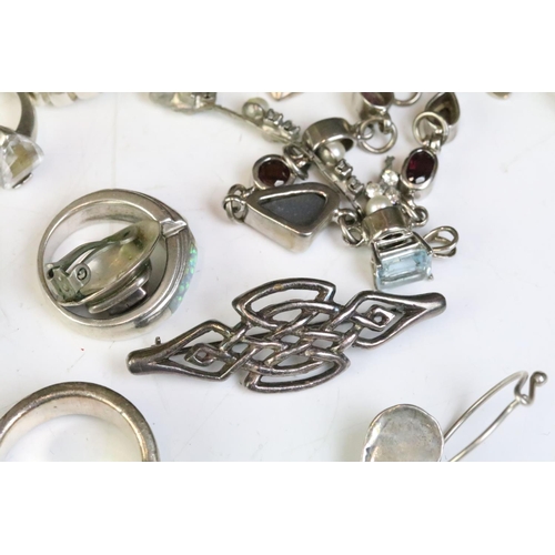 380 - Collection of silver jewellery to include a turquoise set bangle, abalone set bangle, various silver... 