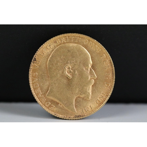 299 - A British King Edward VII 1910 gold full sovereign coin.