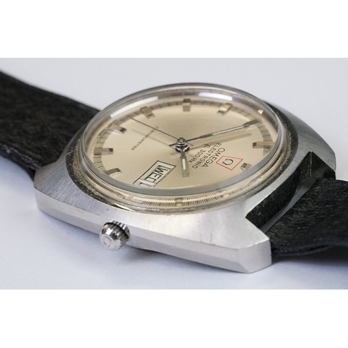 460 - A vintage gents Omega electronic F 300 Hz chronometer wristwatch, baton markers to silvered dial, da... 