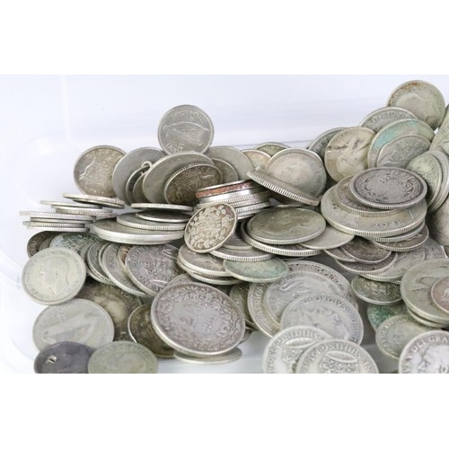 206 - A collection of mainly British and Commonwealth pre decimal pre 1947 silver coins together with some... 