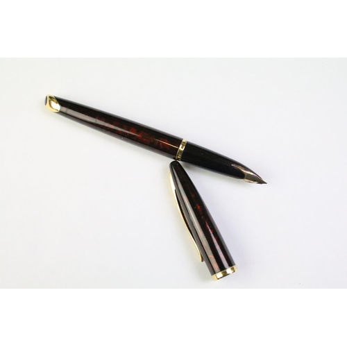 202 - A cased Waterman fountain pen with 18ct gold nib together with three other examples to include Parke... 