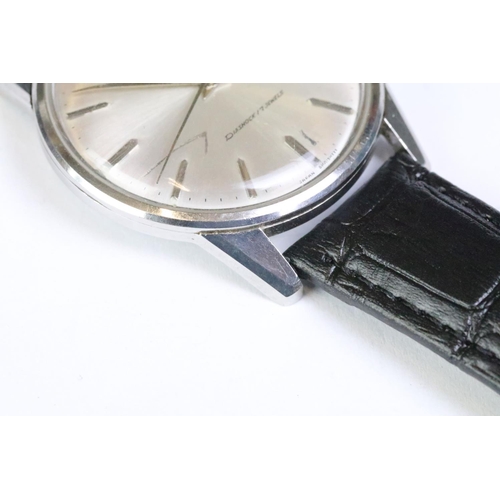 270 - A vintage gents Seiko Sportsmatic diashock 17 jewel wristwatch with silvered dial and baton markers,... 