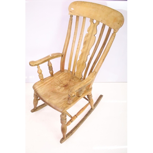 517 - Windsor rocking chair with carved splat back (approx 103cm high), together with five further chairs,... 