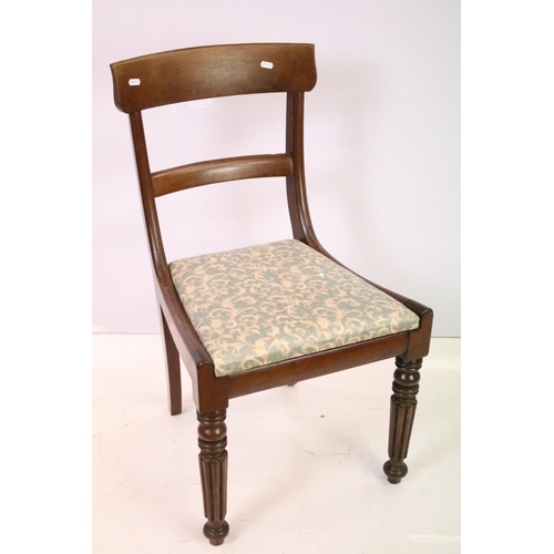 517 - Windsor rocking chair with carved splat back (approx 103cm high), together with five further chairs,... 