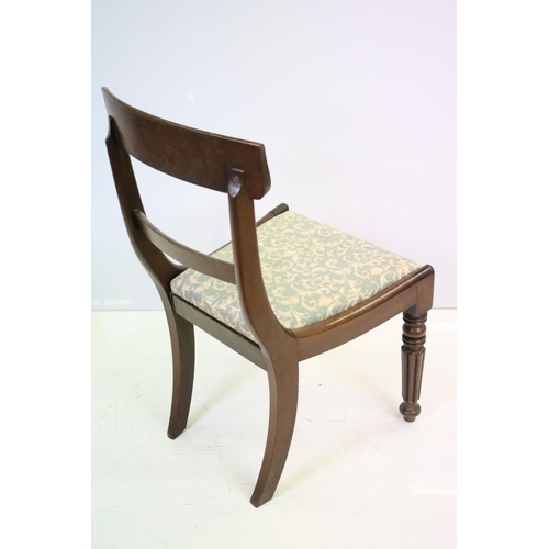 517 - Windsor rocking chair with carved splat back (approx 103cm high), together with five further chairs,... 