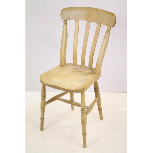 517 - Windsor rocking chair with carved splat back (approx 103cm high), together with five further chairs,... 