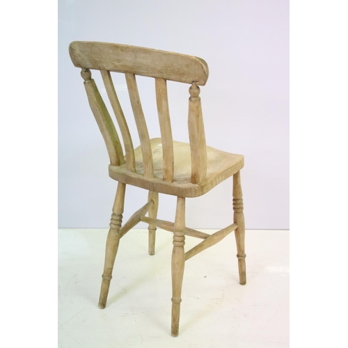 517 - Windsor rocking chair with carved splat back (approx 103cm high), together with five further chairs,... 