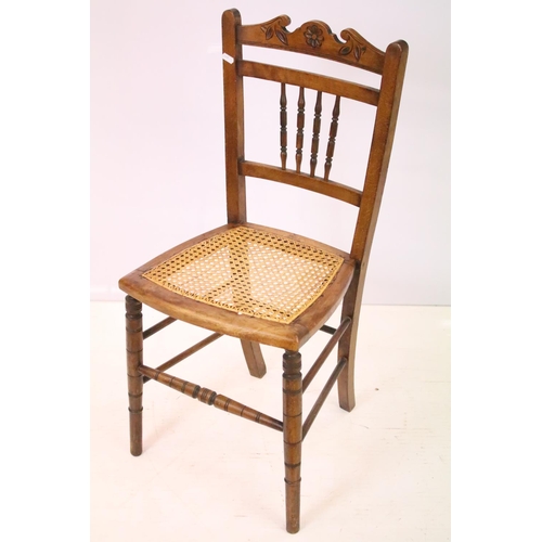 517 - Windsor rocking chair with carved splat back (approx 103cm high), together with five further chairs,... 