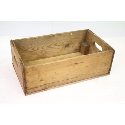 543A - Bottle box, 18cm high x 21.5cm wide x 20cm deep and pine trug box, 15cm high x 46cm wide x 25.5cm de... 