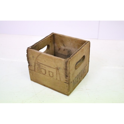 543A - Bottle box, 18cm high x 21.5cm wide x 20cm deep and pine trug box, 15cm high x 46cm wide x 25.5cm de... 