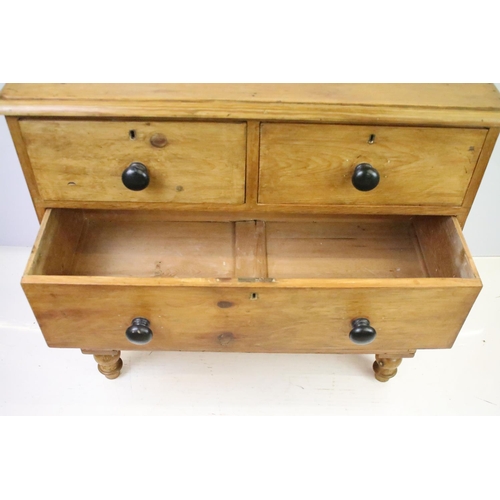 545 - Victorian pine cottage chest of two short and two long drawers on turned legs, 83cm high x 85cm wide... 