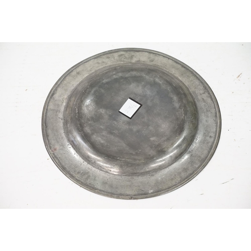 372 - A small group of collectables to include a wooden tray with inlayed decoration, pewter charger and a... 