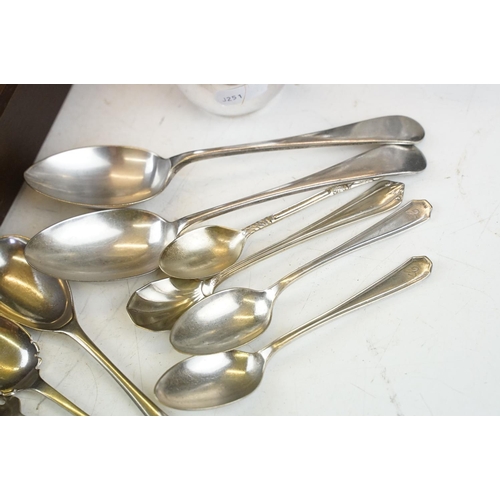 391 - A canteen of silver plated cutlery within original packaging, together with a quantity of mixed silv... 