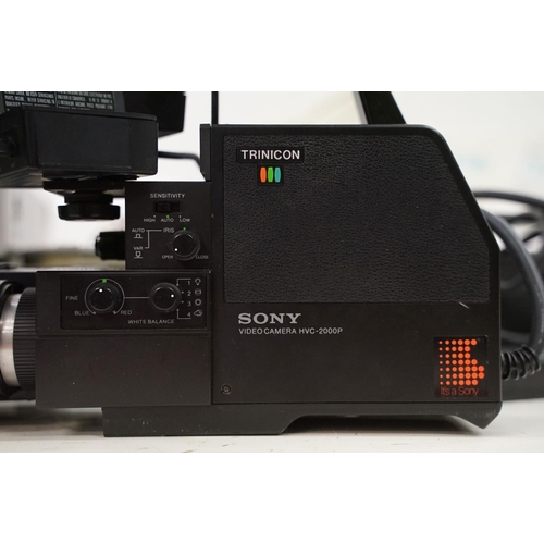 400 - Sony Trinicon HVC-2000P video camera in case, with instructions, a Sony Tuner Timer TT-F1UB, with in... 