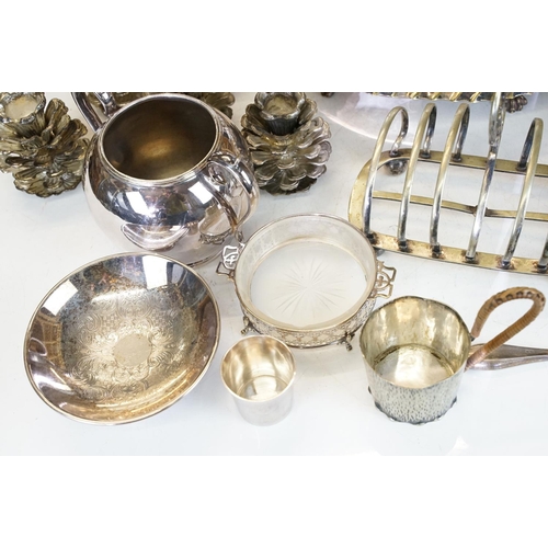 411 - Collection of metalware, to include: Walker & Hall silver plated coffee pot, a hallmarked silver but... 