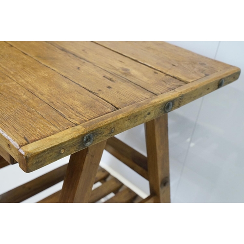 553A - Early vintage pine work table with underslung drawer and pot shelf below, 81.5cm high x 75cm wide x ... 