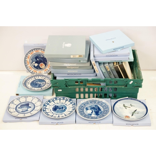 106 - Collection of Wedgwood collectors plates to include 17 1980s collectors plates and 10 Royal commemor... 