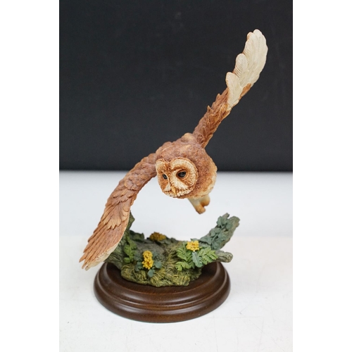 107 - Collection of resin owls most by Country Artists to include silent hunter CA823, Owls 02352, all mou... 