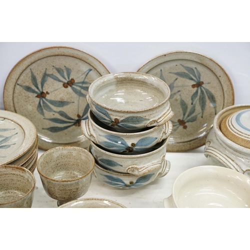 117 - Alan Pett Harefield pottery tea ware, dinnerware & ceramics with blue butterfly or leaf decoration, ... 