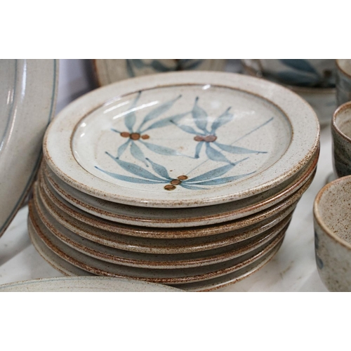 117 - Alan Pett Harefield pottery tea ware, dinnerware & ceramics with blue butterfly or leaf decoration, ... 