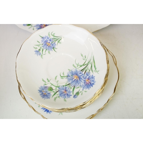 118 - Collection of porcelain tea ware to include a Royal Vale floral tea set (pattern 7513, featuring cup... 