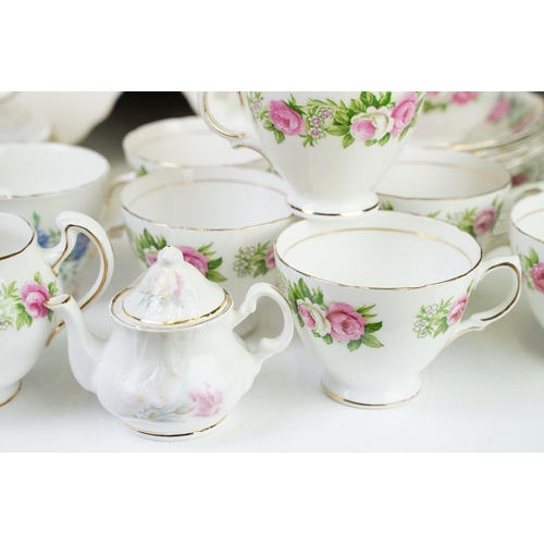 118 - Collection of porcelain tea ware to include a Royal Vale floral tea set (pattern 7513, featuring cup... 