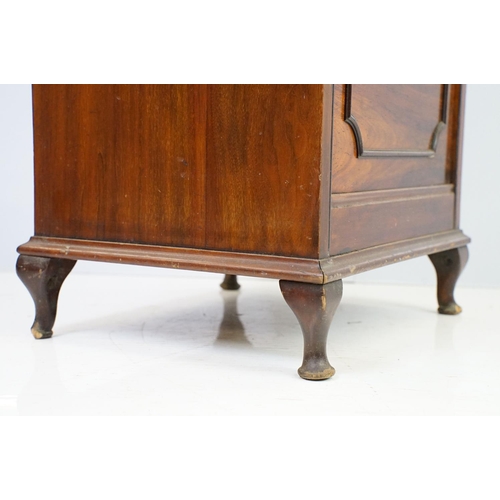 579 - 20th century mahogany music cabinet, with two cupboards below mirrored shelf area, 124cm high x 48cm... 