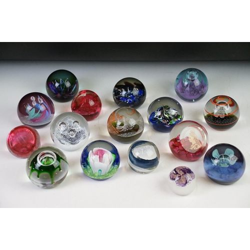 90 - Collection of Caithness paperweights including limited edition examples. The lot to include Opus '88... 