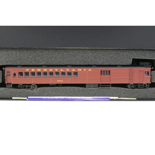 52 - Two boxed Spectrum by Bachmann HO gauge locomotives to include 81306 DD40AX 16 Wheel Drive Diesel Un... 