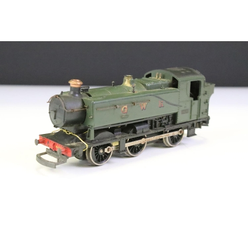 65 - Three OO gauge locomotives to include boxed Hornby R059 GWR Class 2721 0-6-0 Pannier Tank, Palitoy M... 