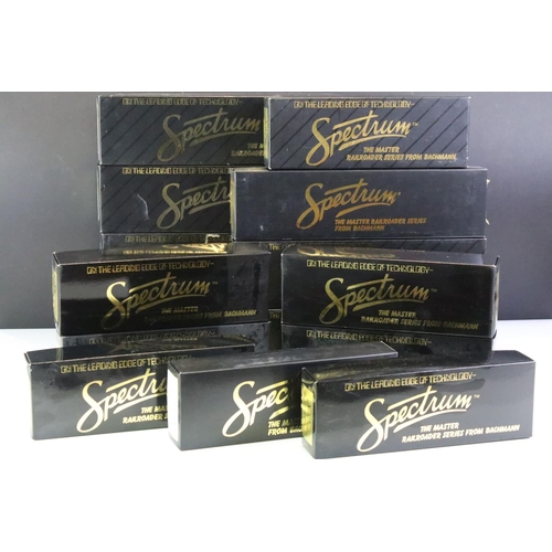 68 - 15 Boxed Spectrum from Bachmann HO gauge items of rolling stock to include 89015 Coach #3818, 89012 ... 