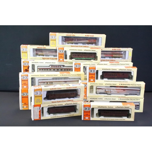 73 - 23 Boxed Con-Cor HO gauge items of rolling stock to include 72ft RPO Baggage Car Penn Railroad, Post... 