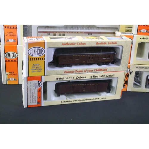 73 - 23 Boxed Con-Cor HO gauge items of rolling stock to include 72ft RPO Baggage Car Penn Railroad, Post... 