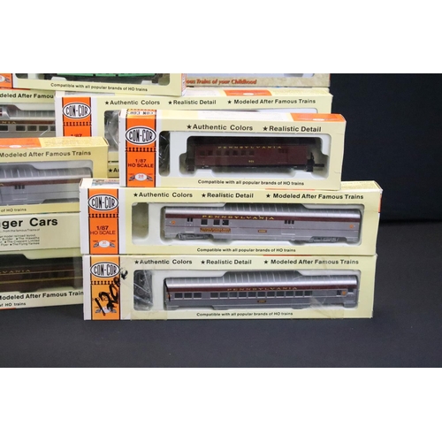 73 - 23 Boxed Con-Cor HO gauge items of rolling stock to include 72ft RPO Baggage Car Penn Railroad, Post... 