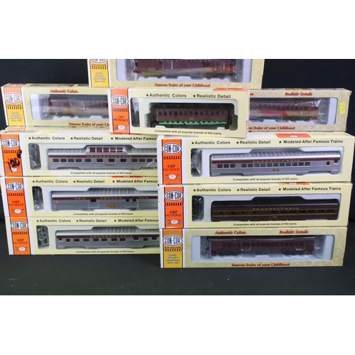73 - 23 Boxed Con-Cor HO gauge items of rolling stock to include 72ft RPO Baggage Car Penn Railroad, Post... 