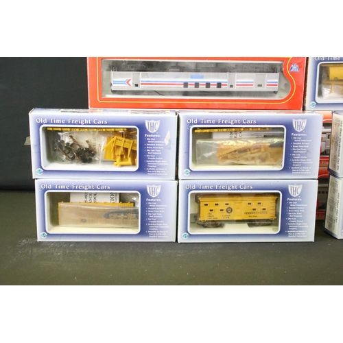 75 - 22 Boxed IHC HO gauge items of rolling stock to include 8 x Old Time Freights, Crane Car w/boom Tend... 