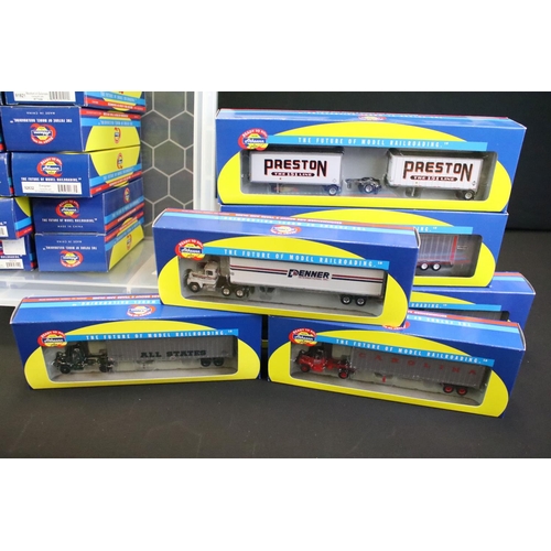 76 - 18 Boxed Athern HO gauge trackside models to include 91921 Monfort of Colorado, 92632 Evergreen Kenw... 