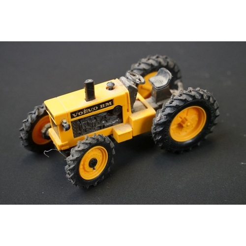 1044 - Collection of around 26 Britains farming related diecast models to include Hay Baler, Volvo BM in re... 