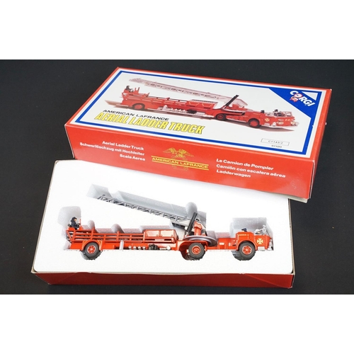 1045 - Collection of 25 boxed / cased diecast models to include Oxford Diecast featuring Commercials and Ra... 