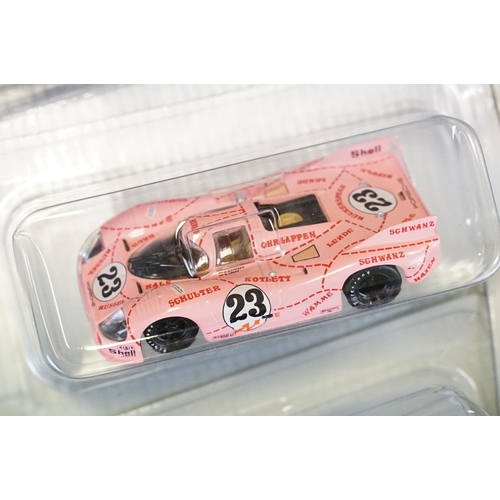 1051 - Collection of 50 1/43 scale boxed / cased DeAgostini Porsche diecast models, in clear cases and card... 