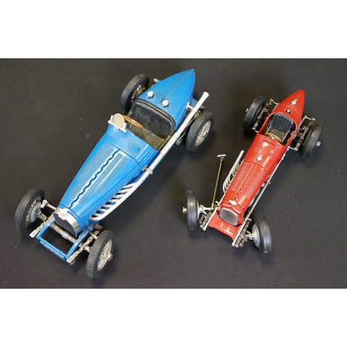 1062 - Collection of six large scale diecast models to include 5 x 1/18 scale models featuring Burago Merce... 