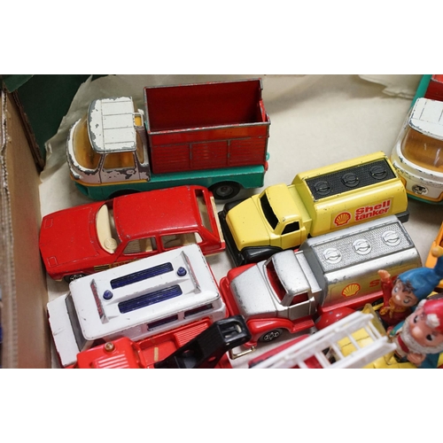 1067 - Collection of over 150 play worn diecast models to include Dinky, Corgi, Matchbox, Tonka, etc (3 box... 