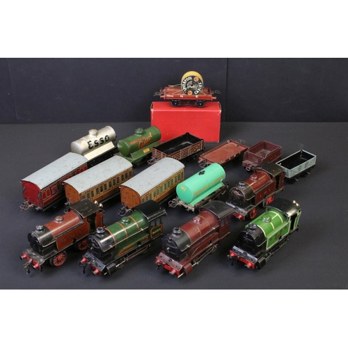 121A - Collection of Hornby O gauge model railway to include 5 x locomotives featuring LMS 22709 0-4-0, 560... 